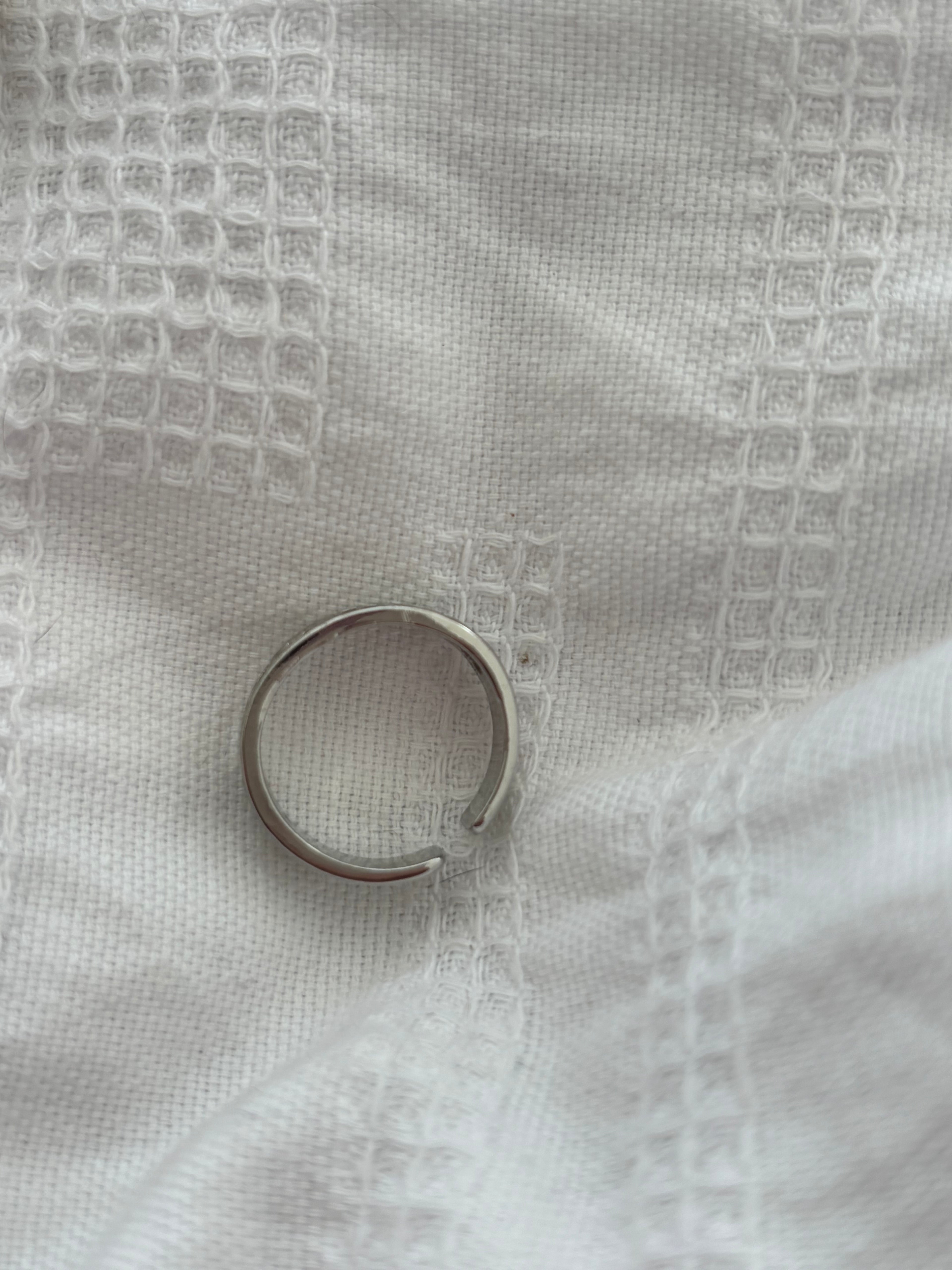 Rhinestone silver F Ring