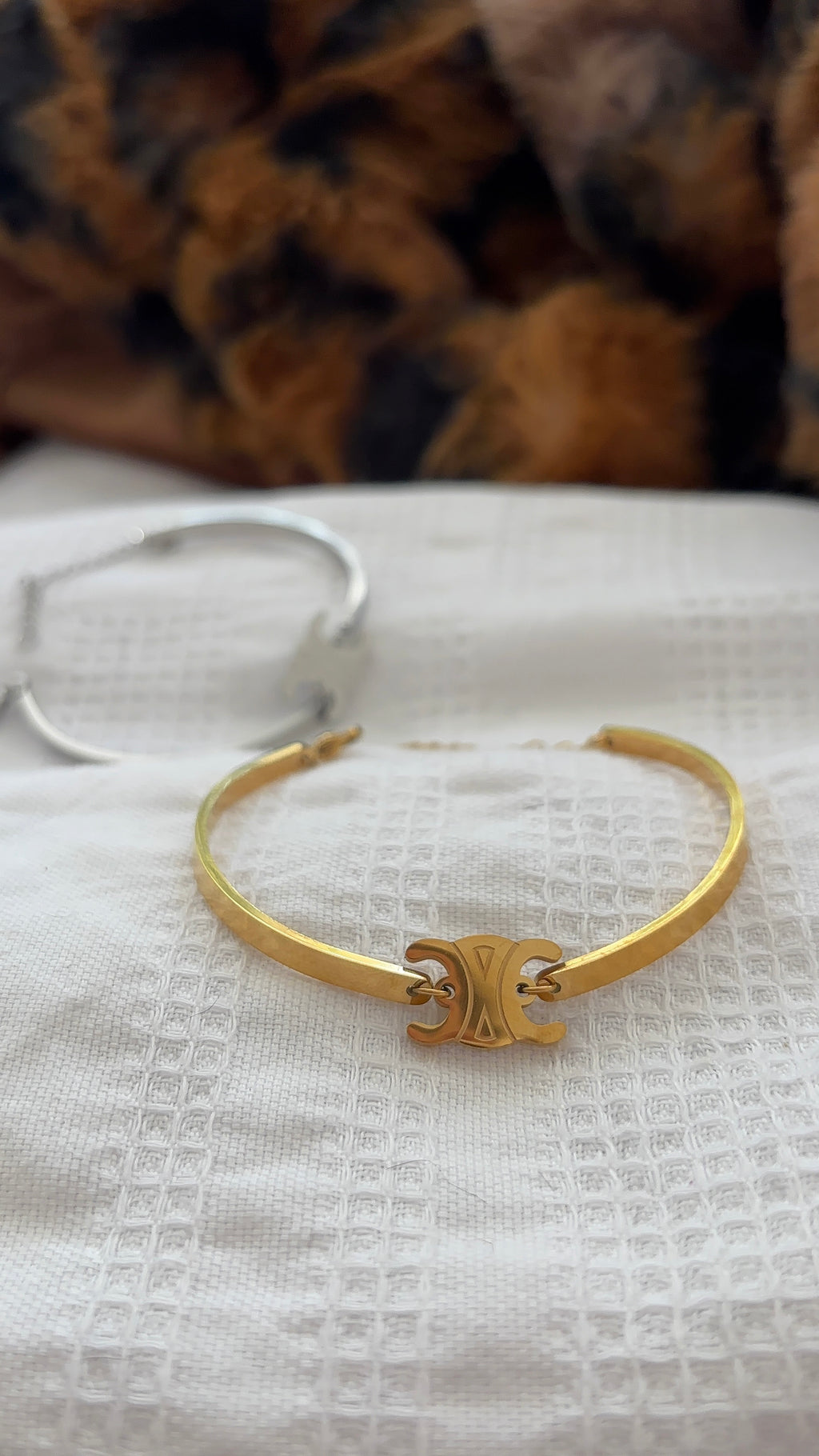 CE bracelets