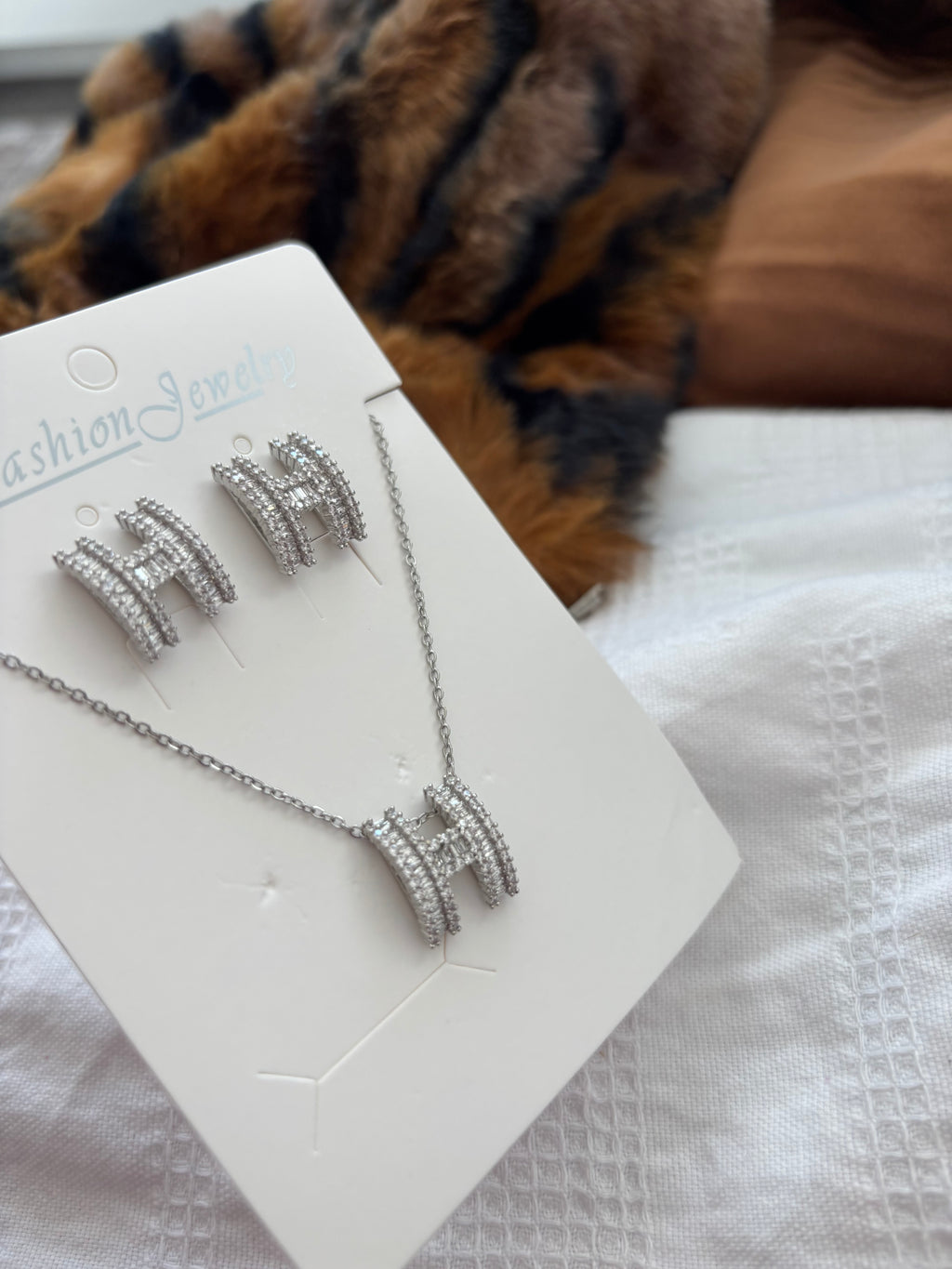 Silver Glam H Set