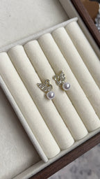 Swan Pearl Earrings