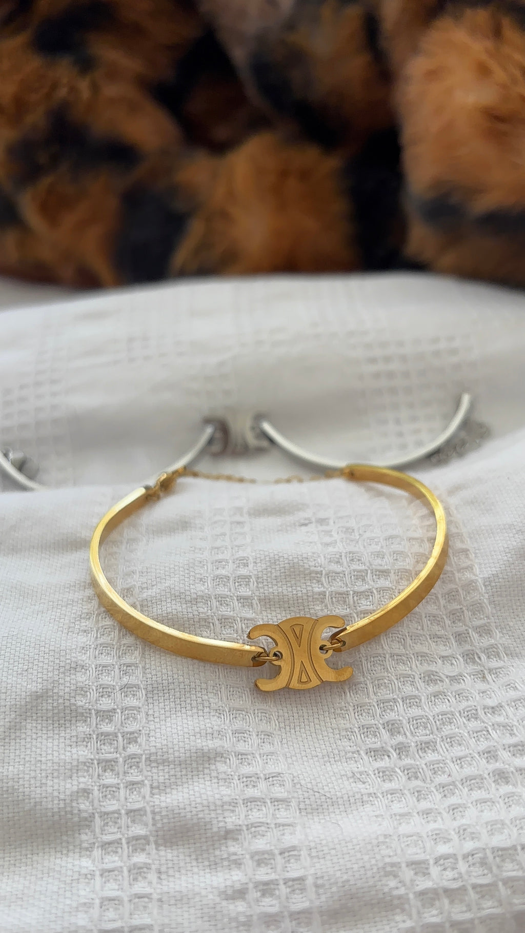 CE bracelets